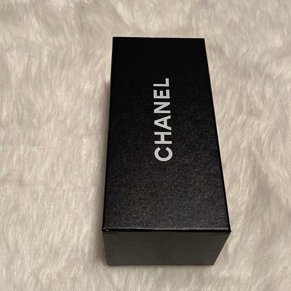Chanel box - Picture 2 of 4
